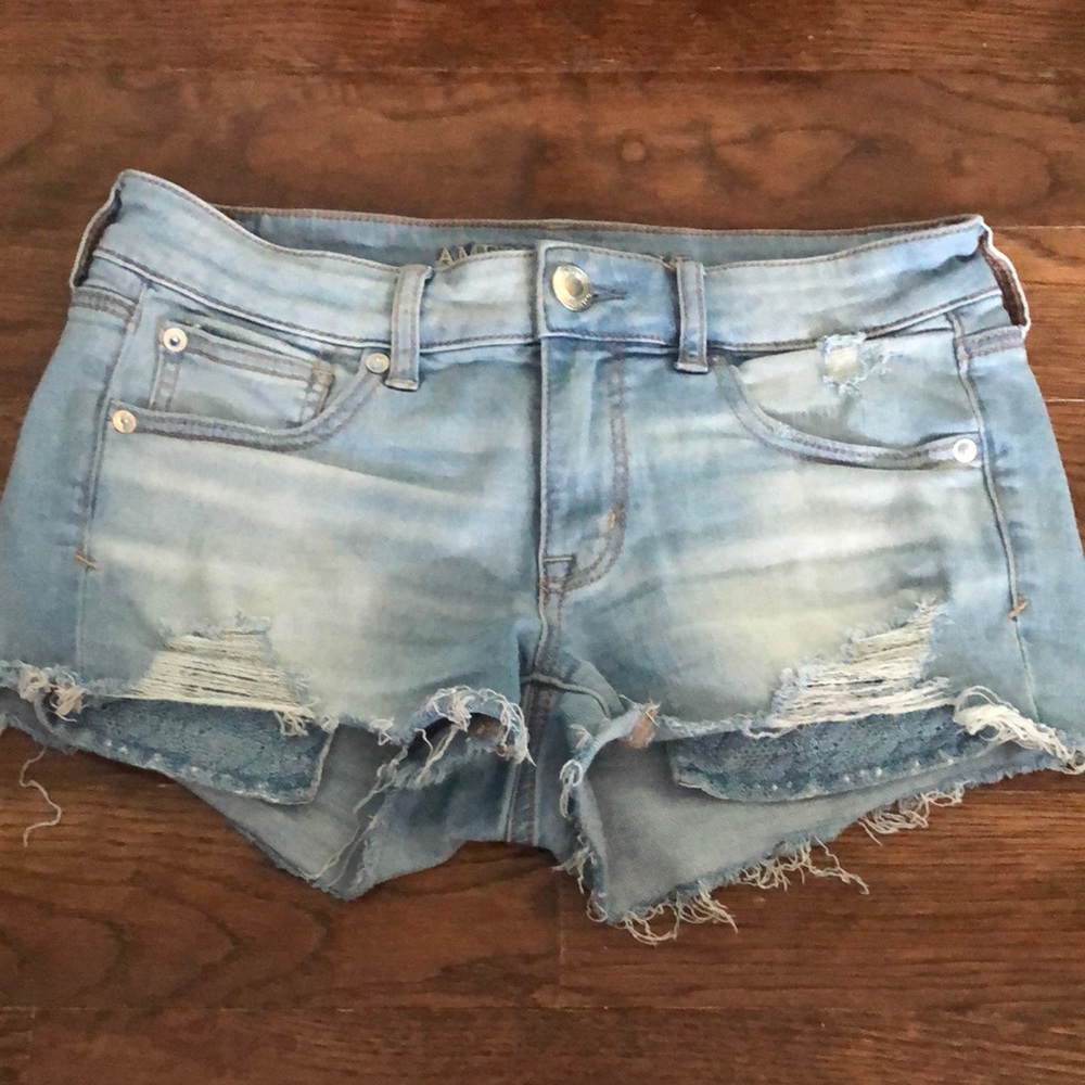 AE Light wash shorts